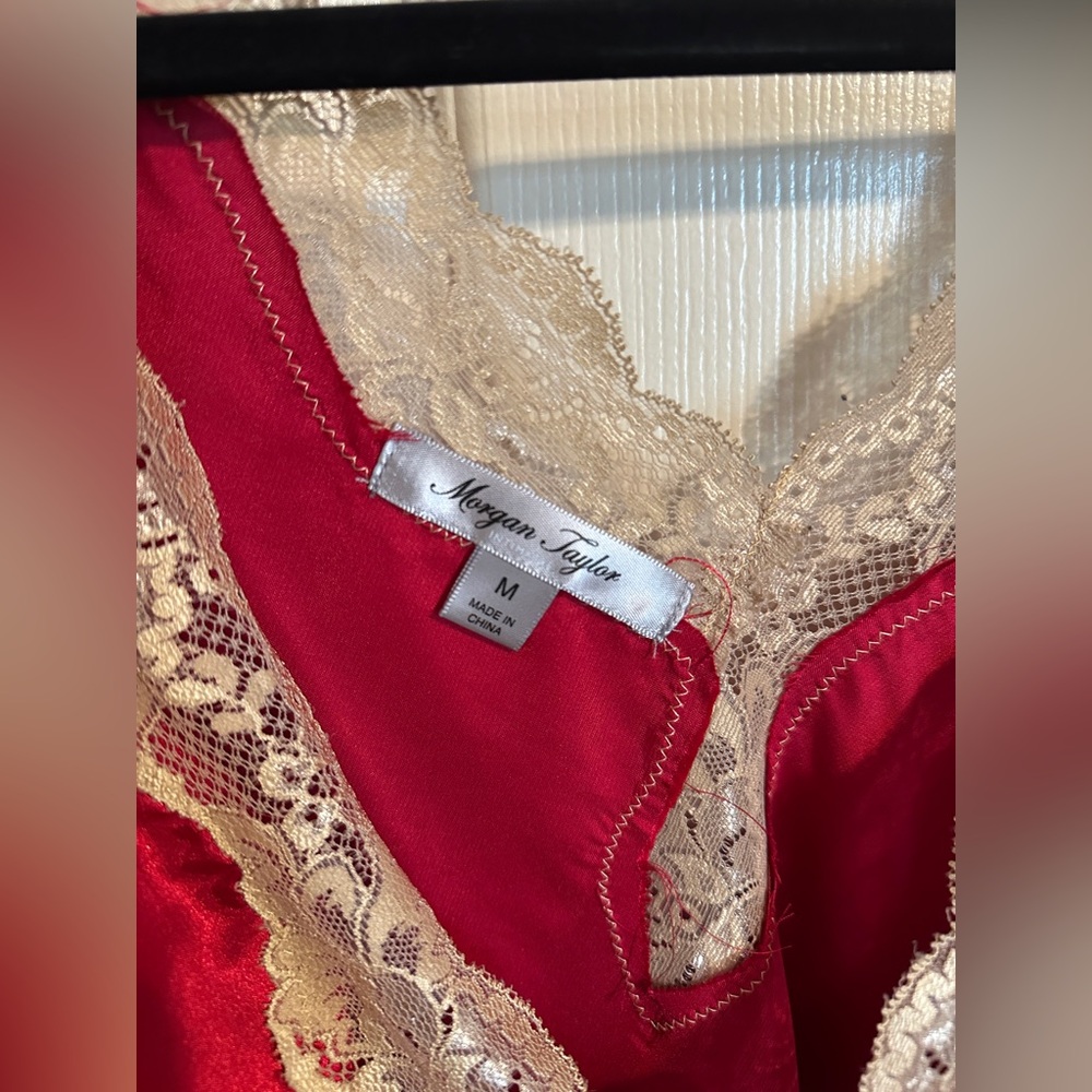 Morgan Taylor Satin Robe & Slip Set w Lace Trim, Red & Cream, Size S/M & M - Picture 7 of 9